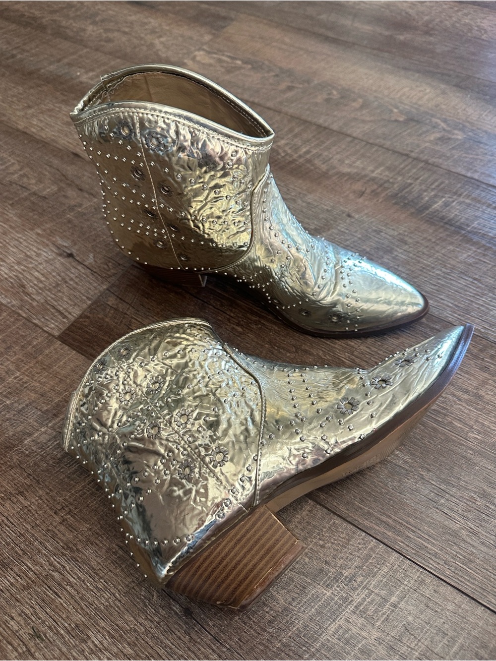 Free People vegan Leather Gold western/ cowboy boot - Picture 5 of 16